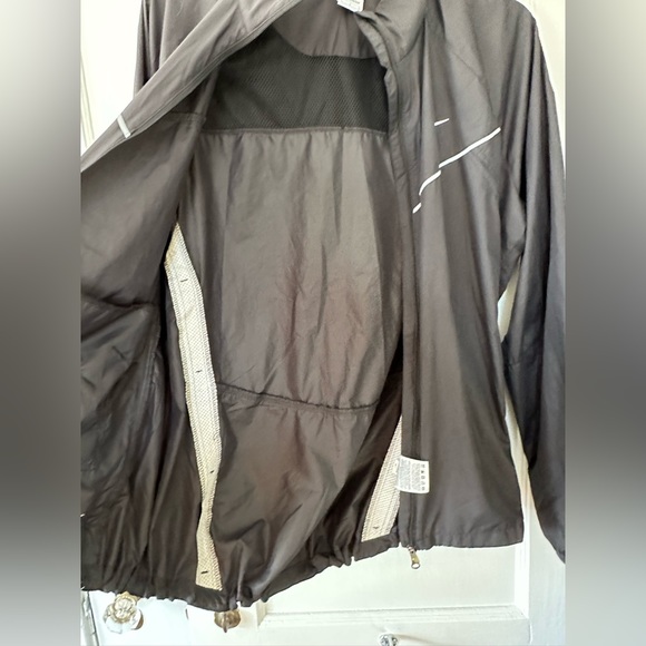 NIKE WOMENS WINDBREAKER SIZE LARGE - Picture 4 of 7